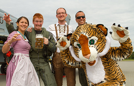 Bavarian Tigers in traditional clothes (photo by David Goovaerts)